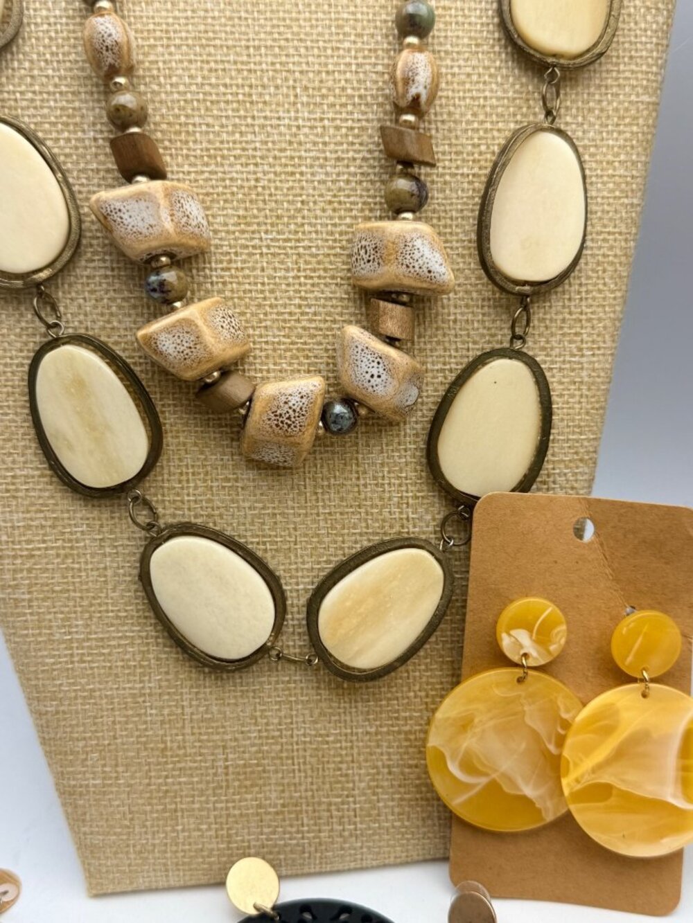 Vintage Boho Jewelry Lot 50 Pcs Mixed Materials Wear Necklace Earrings Bracelets - Picture 12 of 15
